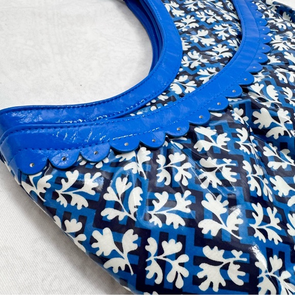 Vera Bradley Blue Frill Vintage White Shoulder Bag with Geometric Pattern EUC - Picture 13 of 15